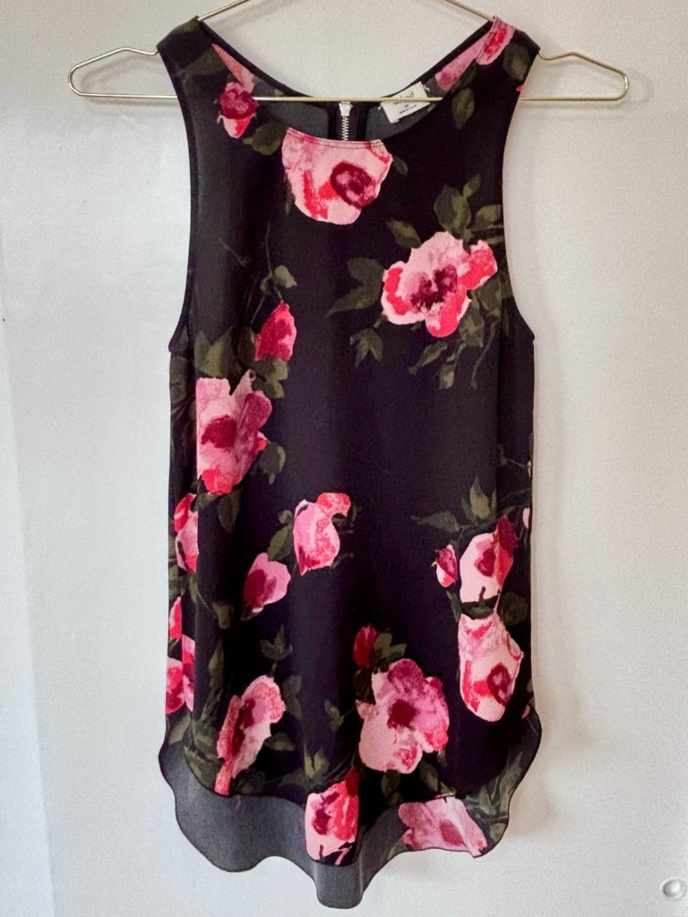 Wilfred| Aritzia|Black/Pink Silk Blend Floral Sleeveless Chiffon Camisole Sz XS